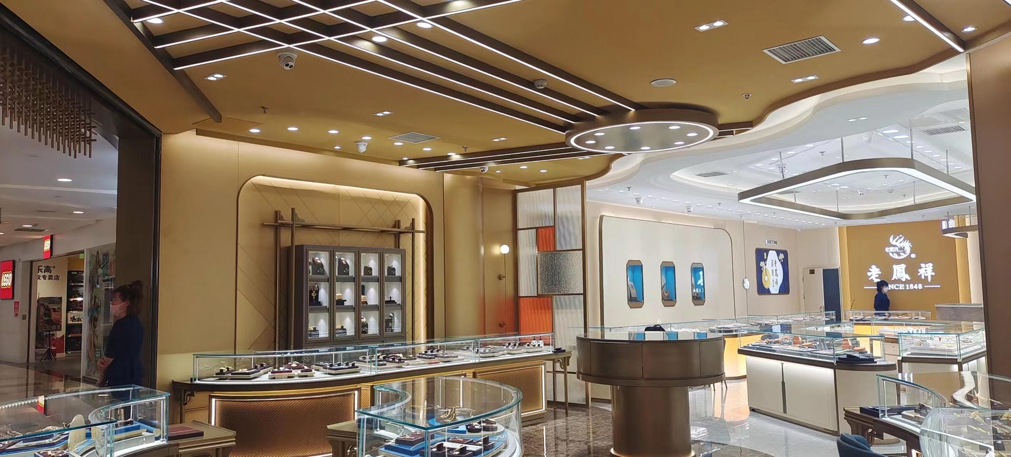 北京蓝色港湾老凤祥藏宝金珠宝照明案例