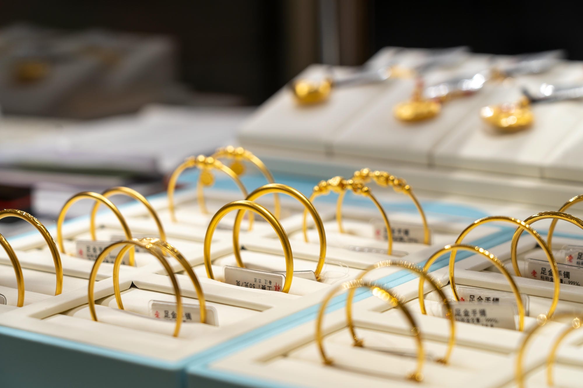 河南郑州老凤祥（亚细亚广场）珠宝照明案例