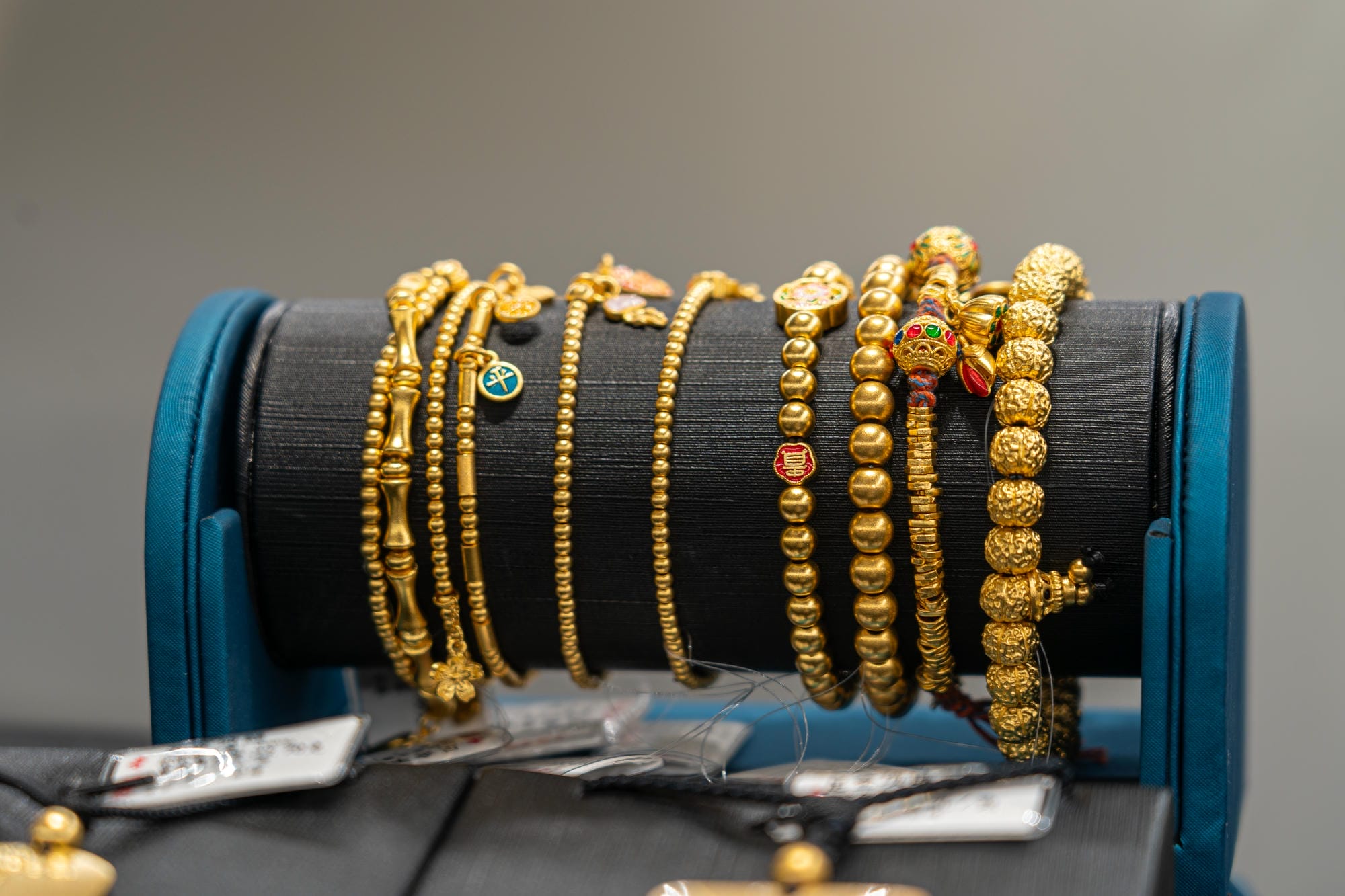 河南郑州老凤祥（亚细亚广场）珠宝照明案例