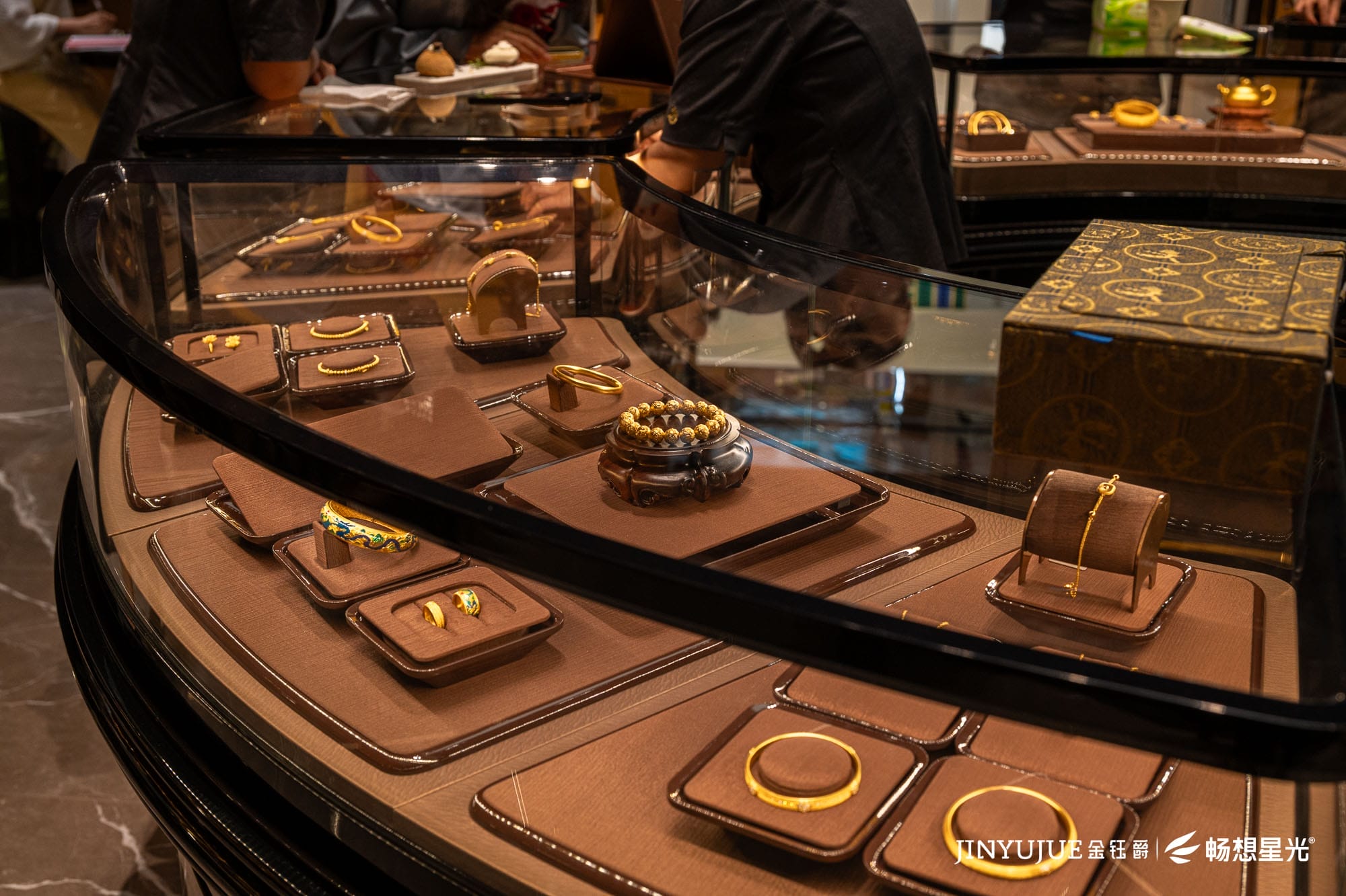 金钰爵珠宝照明案例：用光影科技重构高端珠宝美学体验